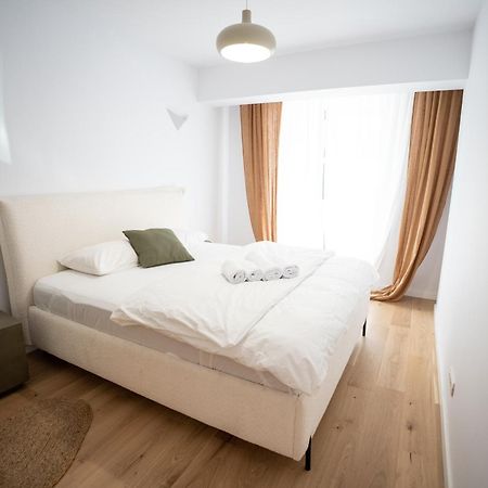 The Level Sanctuary: Free Parking & Netflix Appartement Boekarest Buitenkant foto