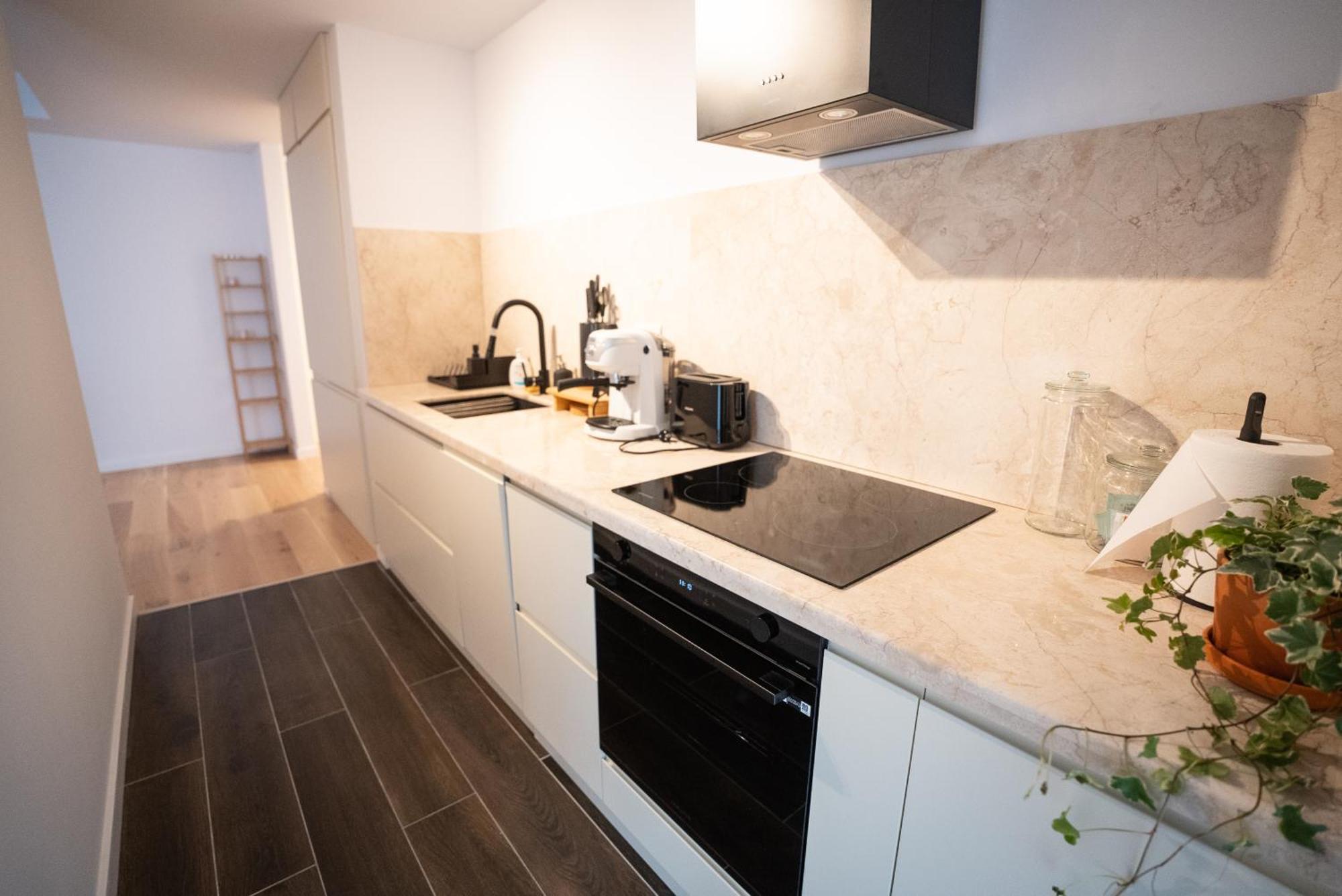 The Level Sanctuary: Free Parking & Netflix Appartement Boekarest Buitenkant foto