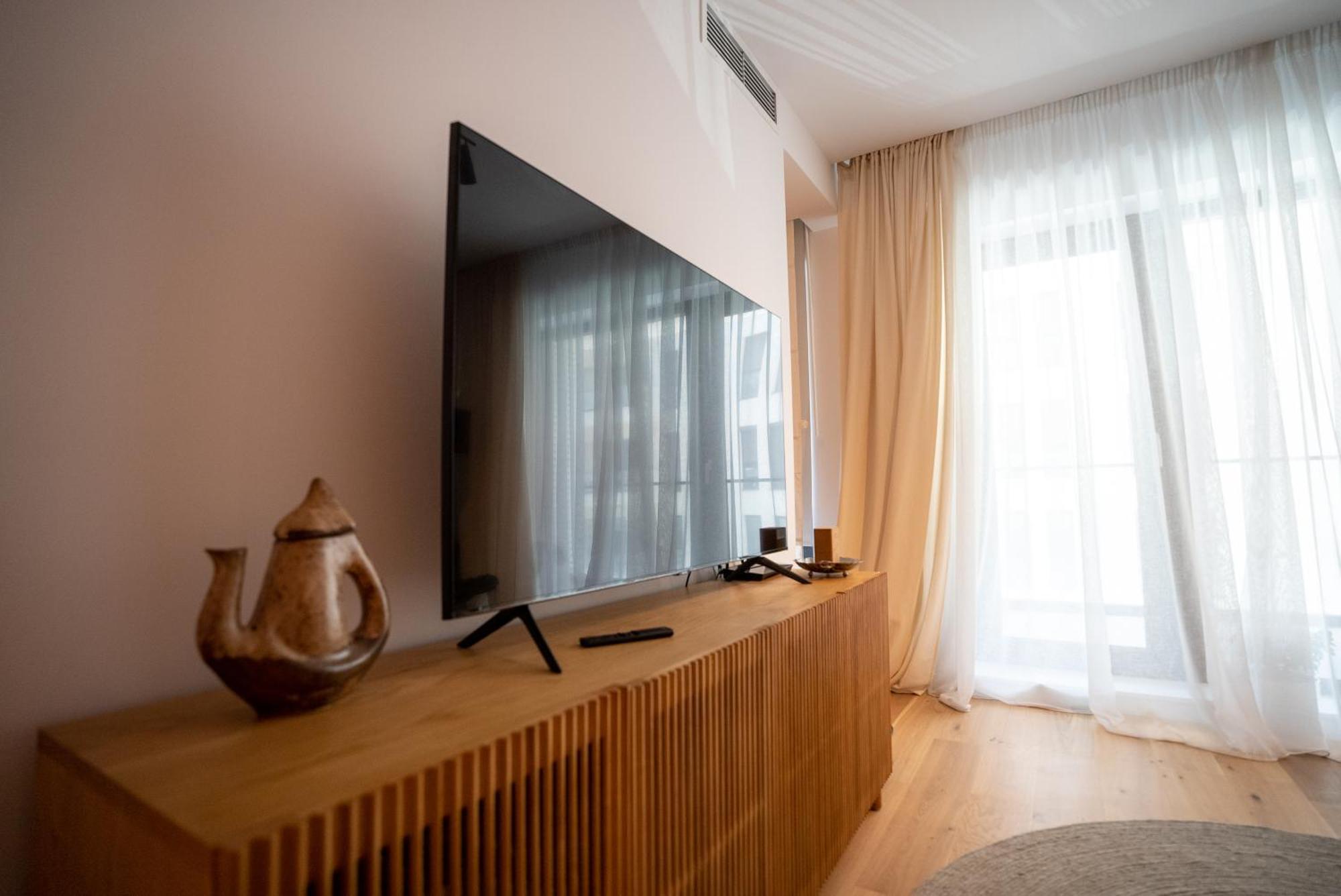 The Level Sanctuary: Free Parking & Netflix Appartement Boekarest Buitenkant foto